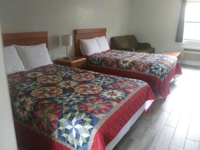 Whispering Creek Lodging & Rv Resort Newton Buitenkant foto
